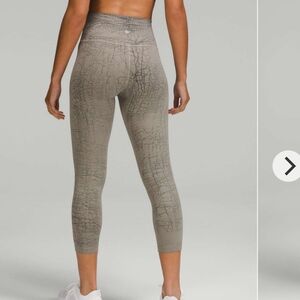 Lululemon Wunder Train High Rise Crop Size 6